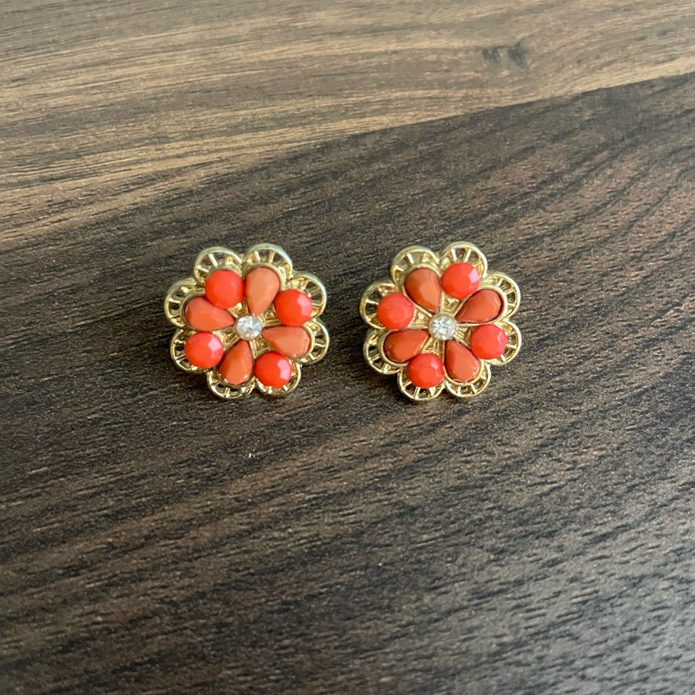3/$10 Flower Studs
